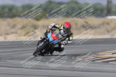 media/Oct-13-2025-Moto Forza (Mon) [[a66d839500]]/3-B Group/Session 3 (Turn 16)/